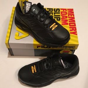 NWT FILA Memory ultra slip resistant black work shoes 7 wide